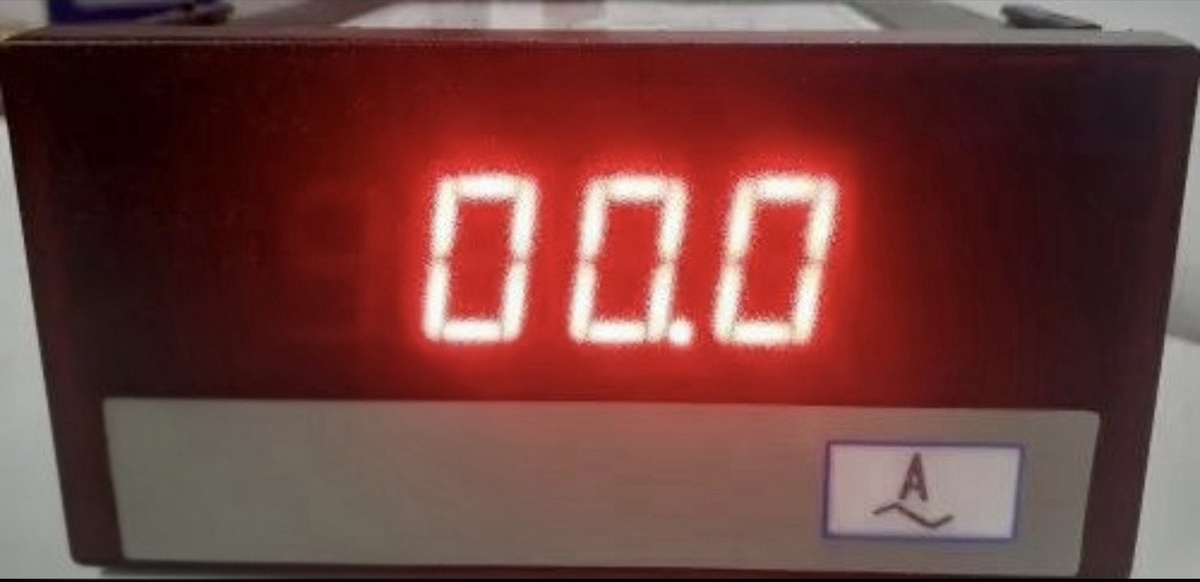 Digital Ammeter – 0–2000 µA (AC & DC)
